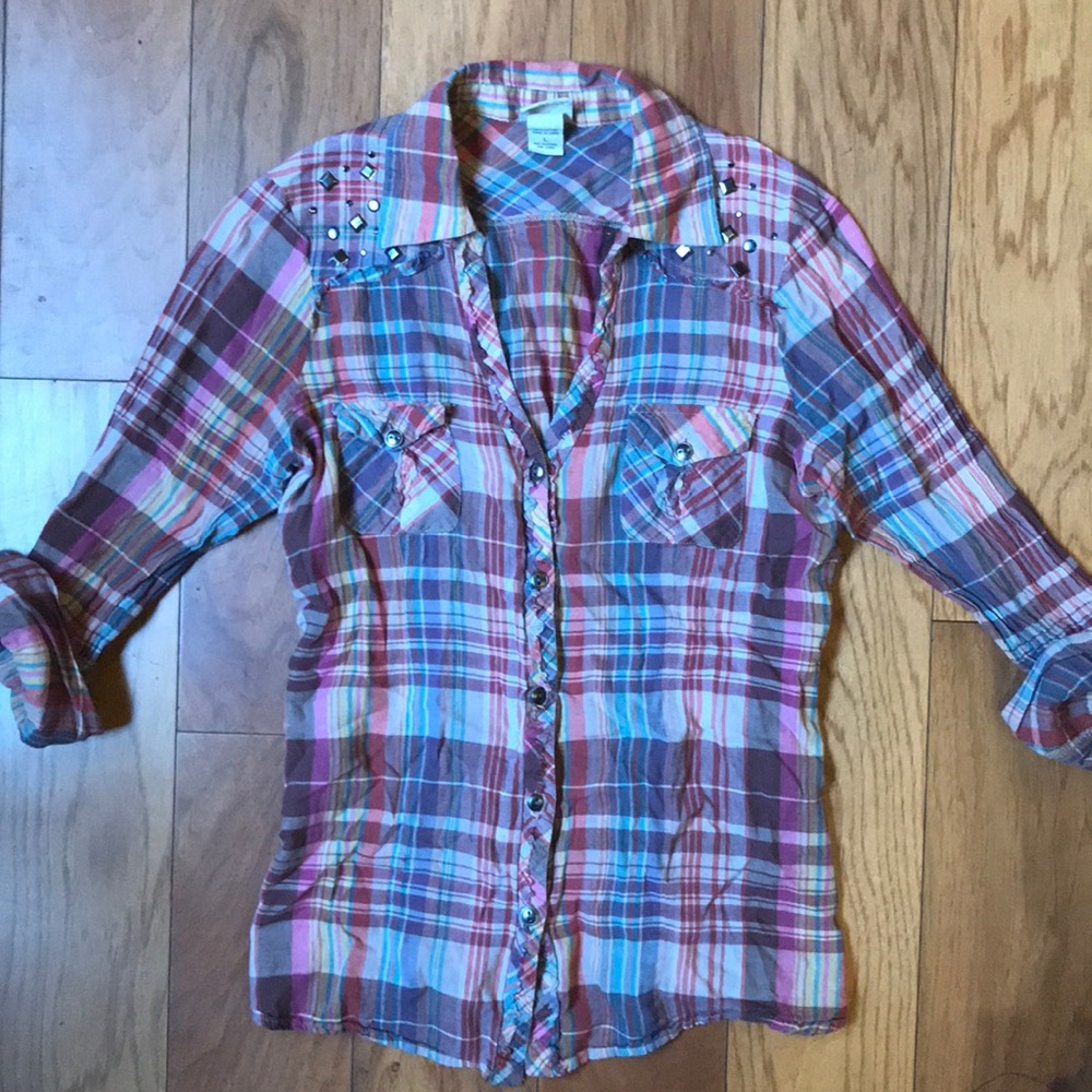 Daytrip Button Down Top. Size Large